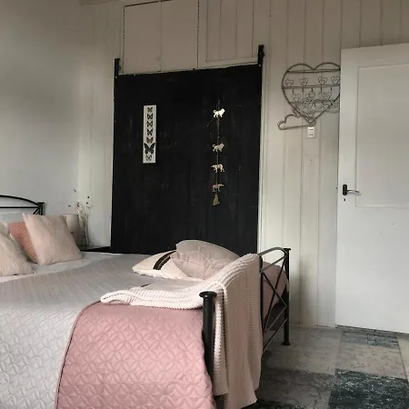 Intermediate House From 1920 Near Beach, Haarlem En Adam *