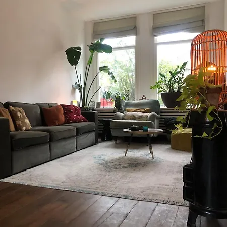 Intermediate House From 1920 Near Beach, Haarlem En Adam